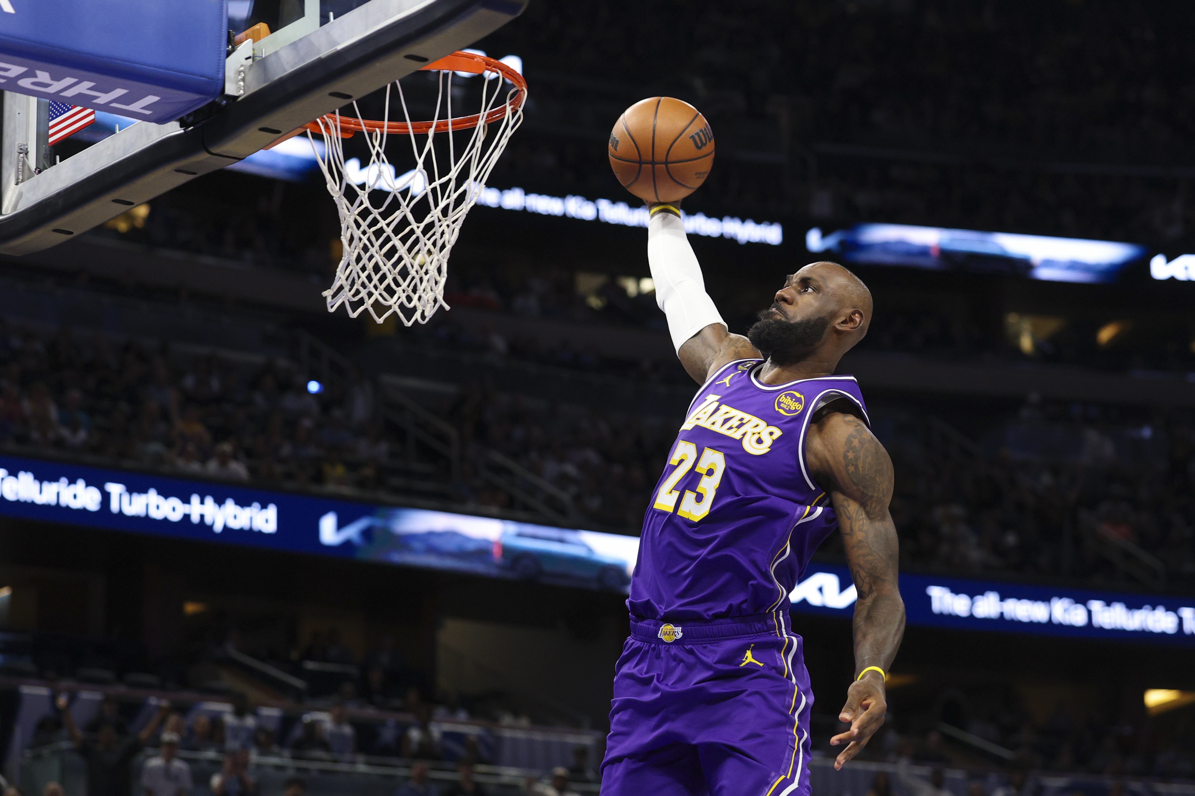 开云APP-韦德：我在世期间 我不会再看到谁会有像老詹这样的生涯